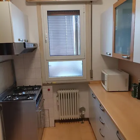Pensión Ampia Con Balcone Privato