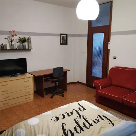 Pensión Ampia Con Balcone Privato
