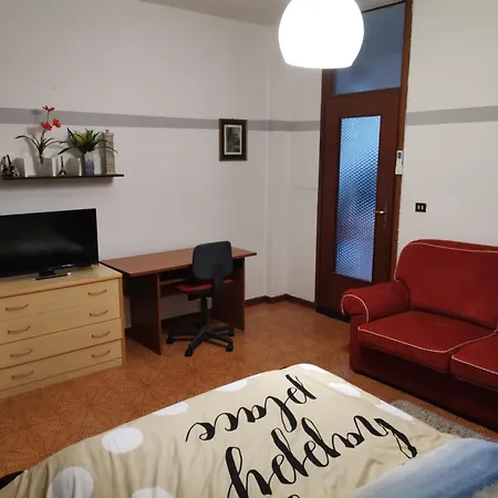 Pensión Ampia Con Balcone Privato