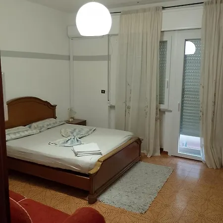 Ampia Con Balcone Privato Πανσιόν Pordenone